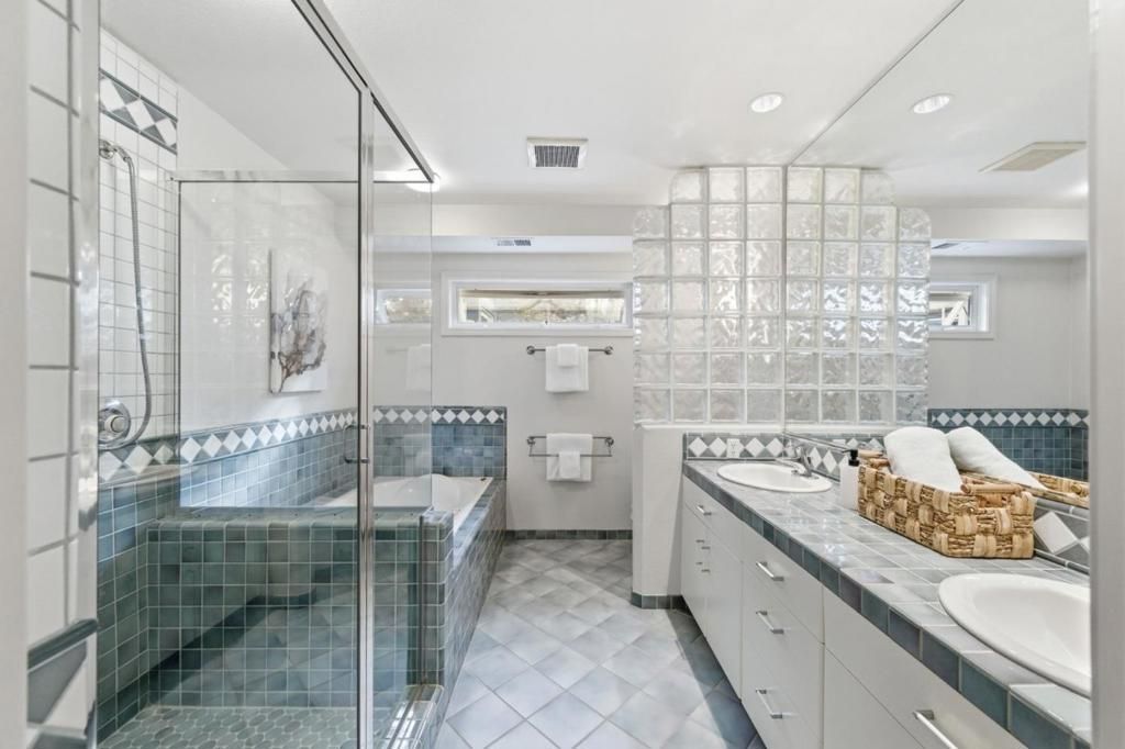 Image 22 of property listing at 16508 Oleander Avenue, Los Gatos, CA 95032