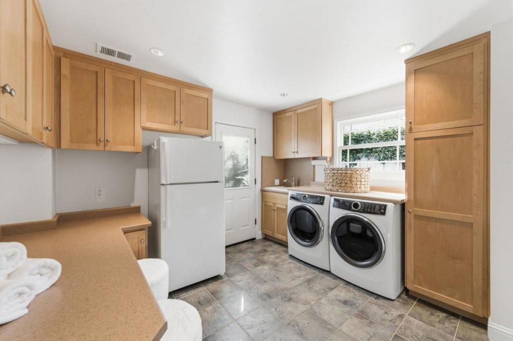 Image 28 of property listing at 16508 Oleander Avenue, Los Gatos, CA 95032