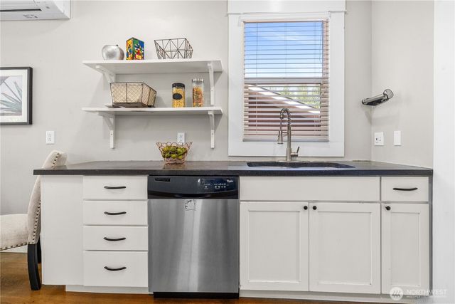 8084 Falls Avenue SE, Snoqualmie, WA 98065