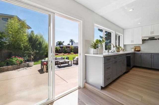 284 Avocet Court, Foster City, CA 94404