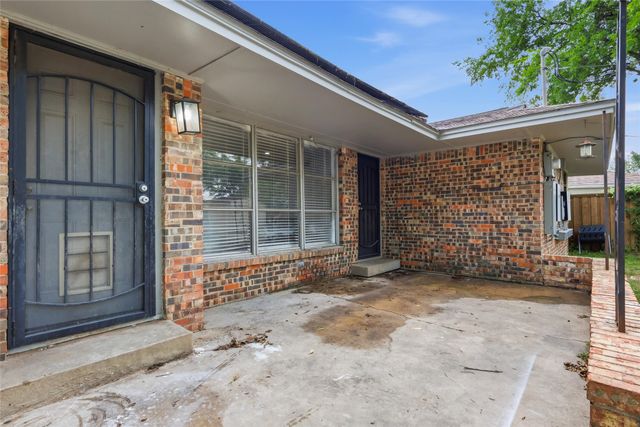 2010 Swansee Drive, Dallas, TX 75232