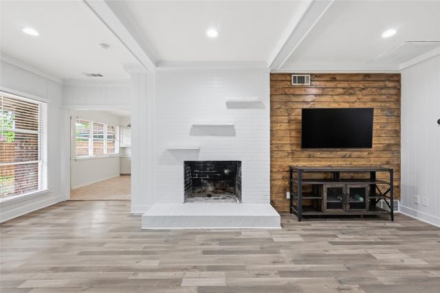 2010 Swansee Drive, Dallas, TX 75232