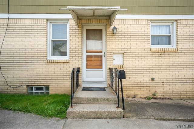 84 Alpine Place, Cheektowaga, NY 14225