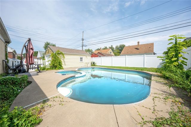84 Alpine Place, Cheektowaga, NY 14225