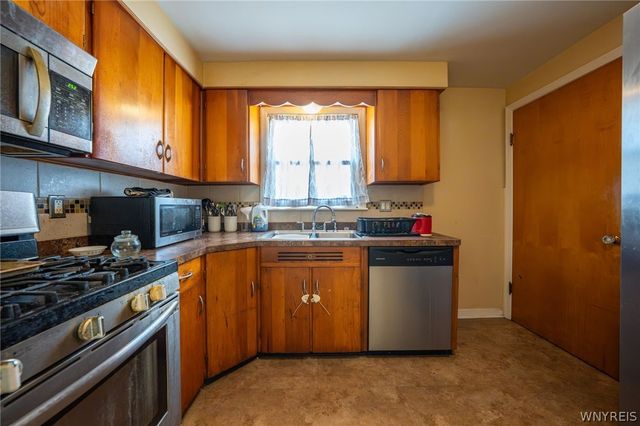 84 Alpine Place, Cheektowaga, NY 14225