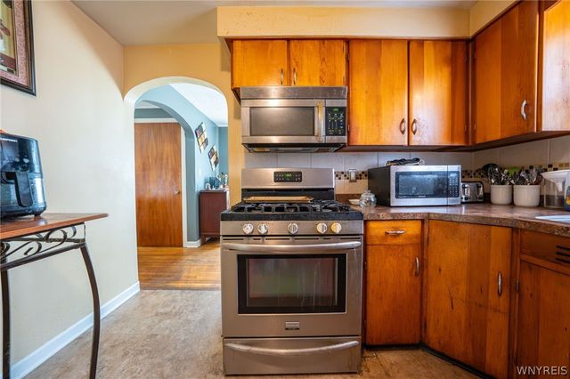 84 Alpine Place, Cheektowaga, NY 14225