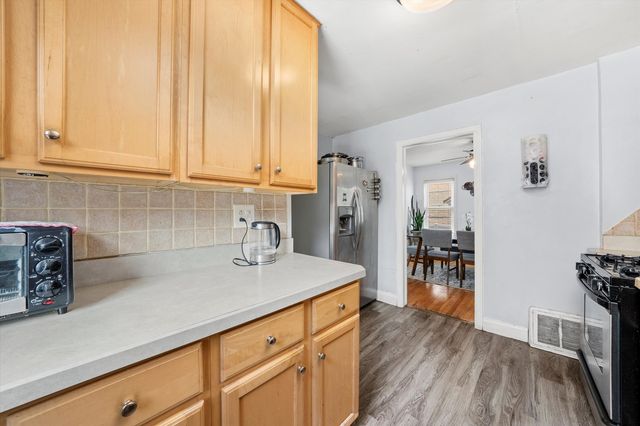 9141 S Albany Avenue S, Evergreen Park, IL 60805