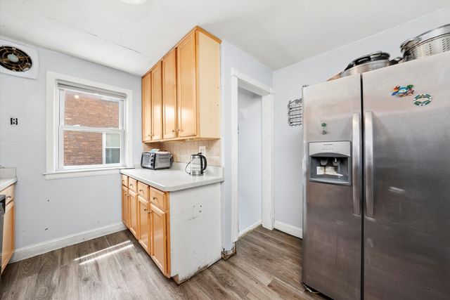 9141 S Albany Avenue S, Evergreen Park, IL 60805