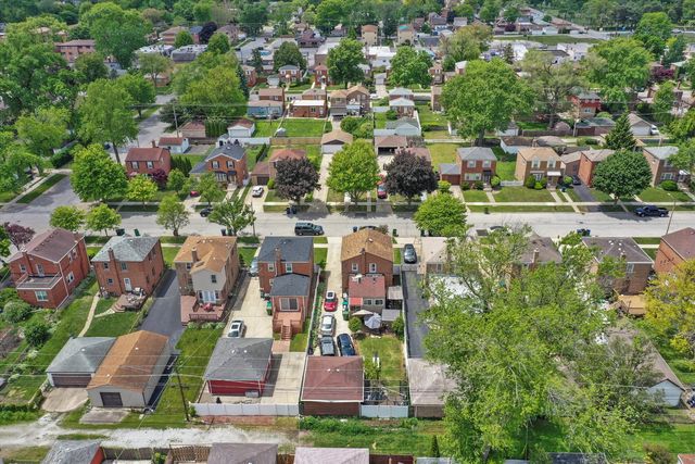 9141 S Albany Avenue S, Evergreen Park, IL 60805