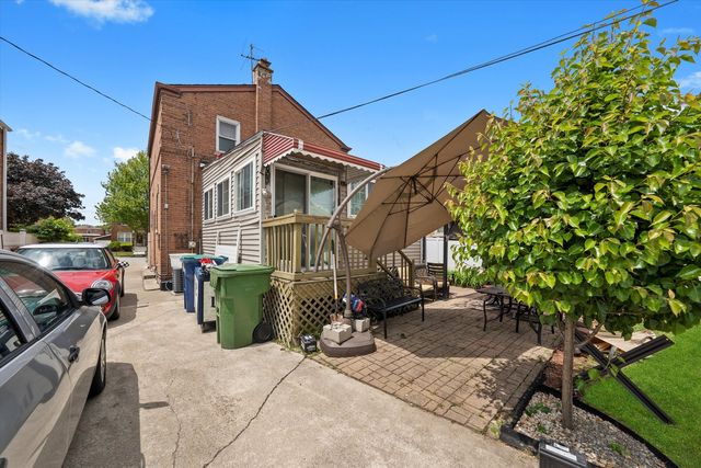 9141 S Albany Avenue S, Evergreen Park, IL 60805