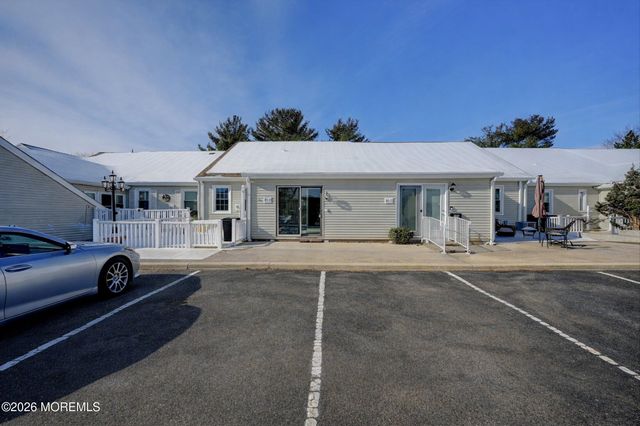 80 Parkway Drive D, Freehold, NJ 07728