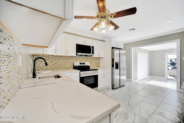 80 Parkway Drive D, Freehold, NJ 07728