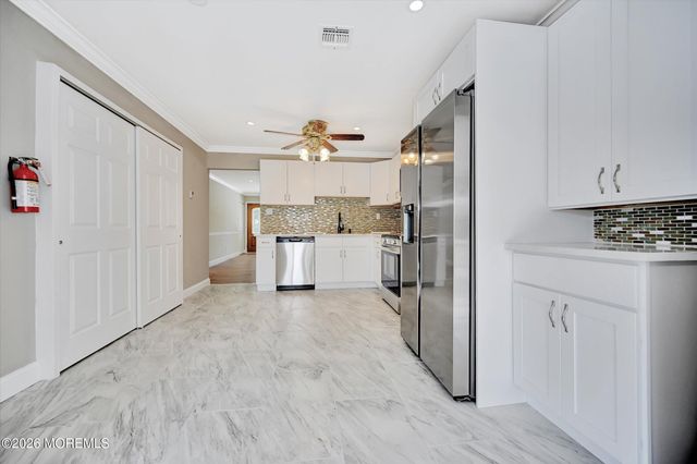 80 Parkway Drive D, Freehold, NJ 07728