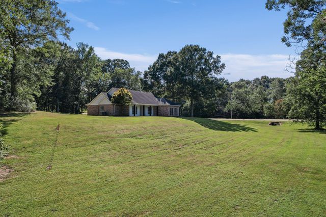 656 Morriston Rd., Petal, MS 39465