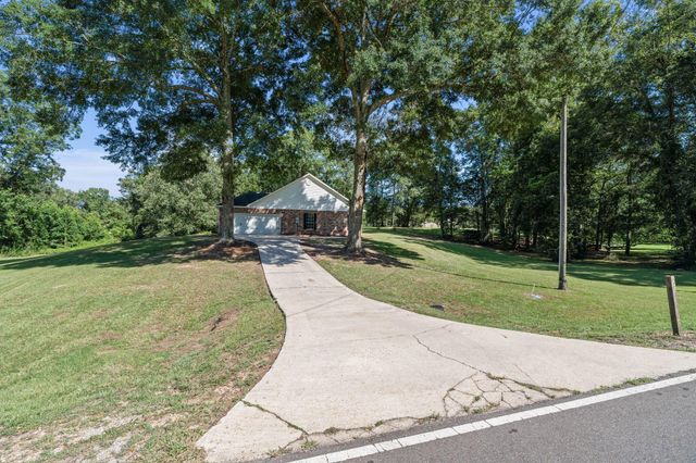 656 Morriston Rd., Petal, MS 39465
