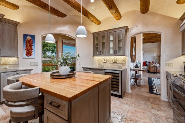 16 Cloud March, Santa Fe, NM 87506