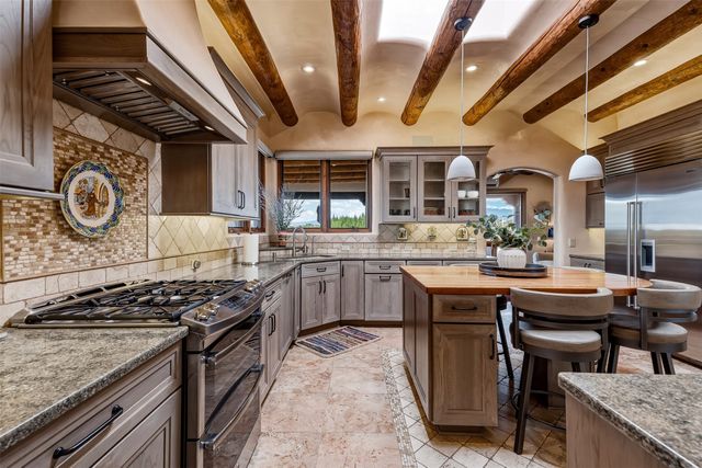 16 Cloud March, Santa Fe, NM 87506