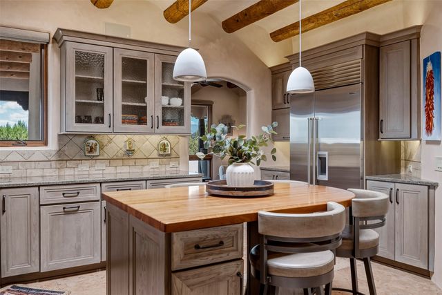 16 Cloud March, Santa Fe, NM 87506