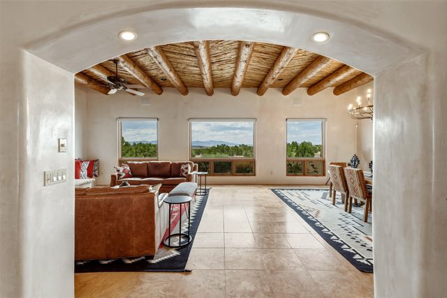 16 Cloud March, Santa Fe, NM 87506
