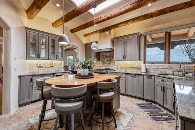 16 Cloud March, Santa Fe, NM 87506