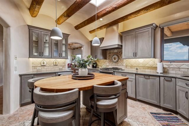 16 Cloud March, Santa Fe, NM 87506