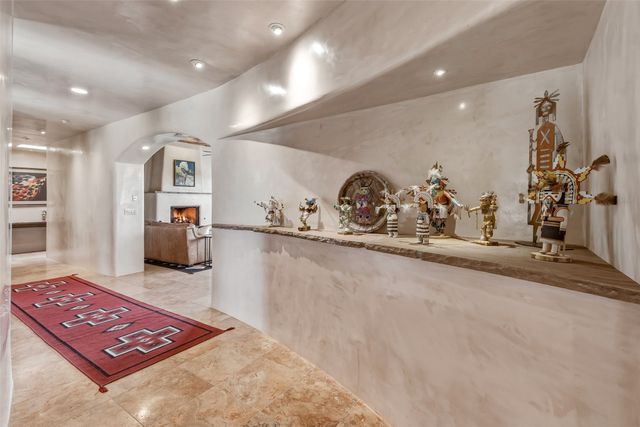 16 Cloud March, Santa Fe, NM 87506