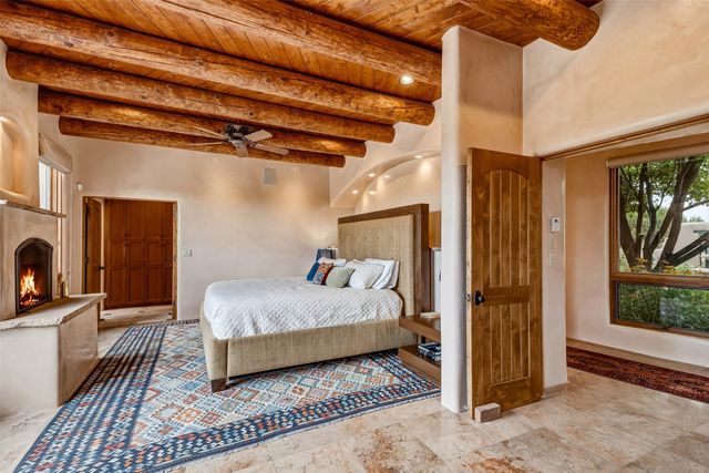 16 Cloud March, Santa Fe, NM 87506