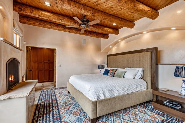 16 Cloud March, Santa Fe, NM 87506