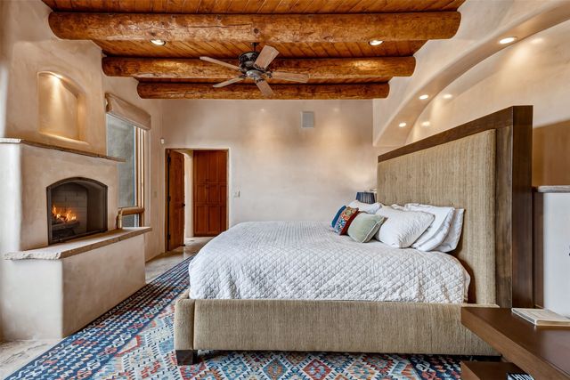 16 Cloud March, Santa Fe, NM 87506