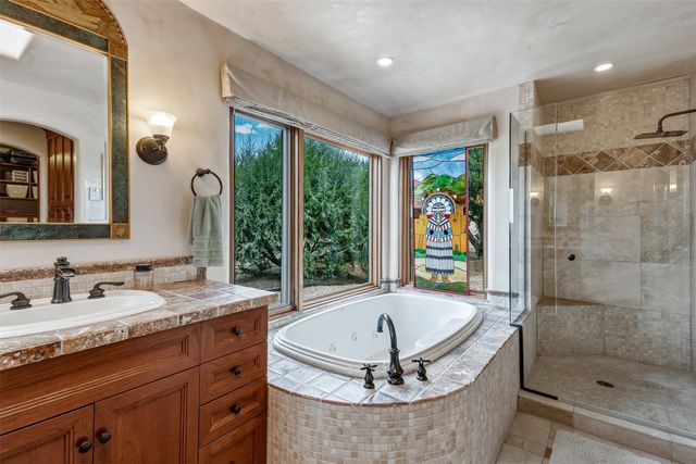 16 Cloud March, Santa Fe, NM 87506