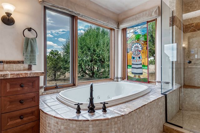 16 Cloud March, Santa Fe, NM 87506