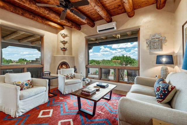 16 Cloud March, Santa Fe, NM 87506
