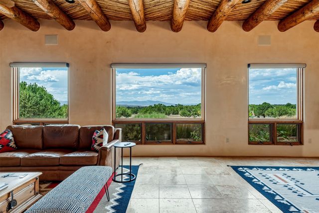 16 Cloud March, Santa Fe, NM 87506