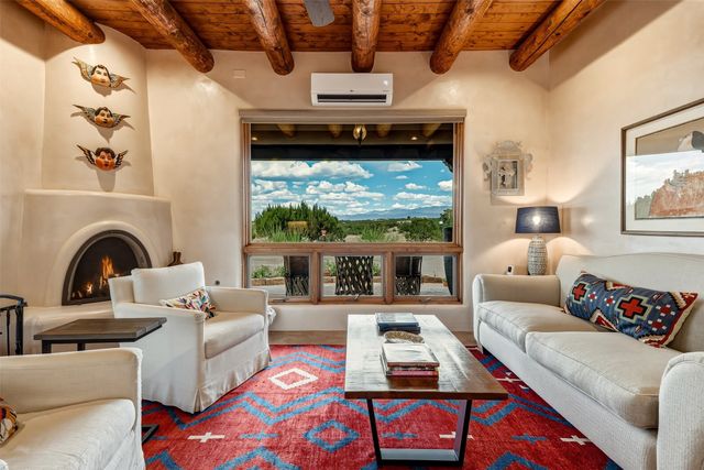 16 Cloud March, Santa Fe, NM 87506