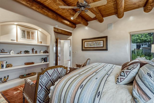 16 Cloud March, Santa Fe, NM 87506