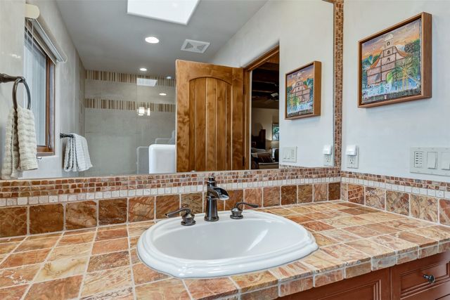 16 Cloud March, Santa Fe, NM 87506