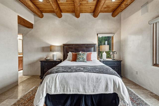 16 Cloud March, Santa Fe, NM 87506