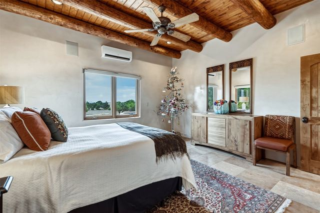16 Cloud March, Santa Fe, NM 87506