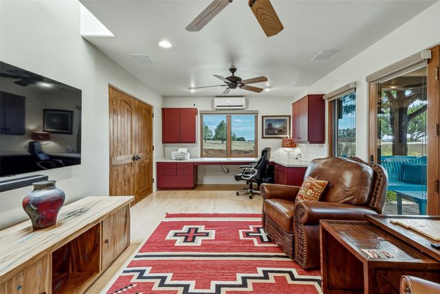 16 Cloud March, Santa Fe, NM 87506