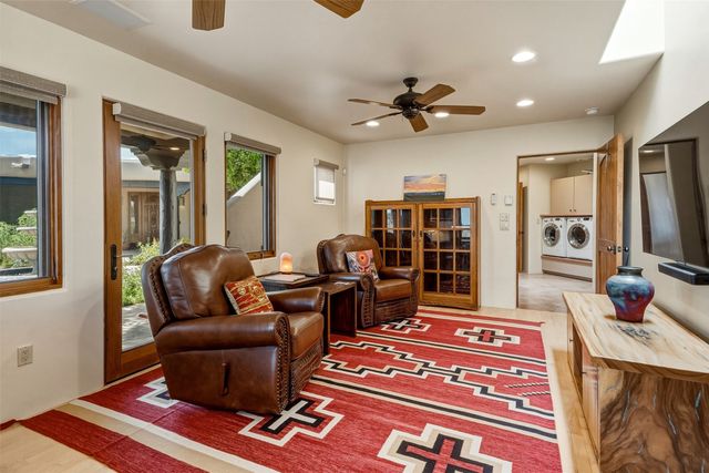 16 Cloud March, Santa Fe, NM 87506
