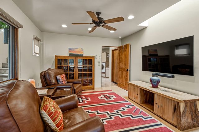 16 Cloud March, Santa Fe, NM 87506