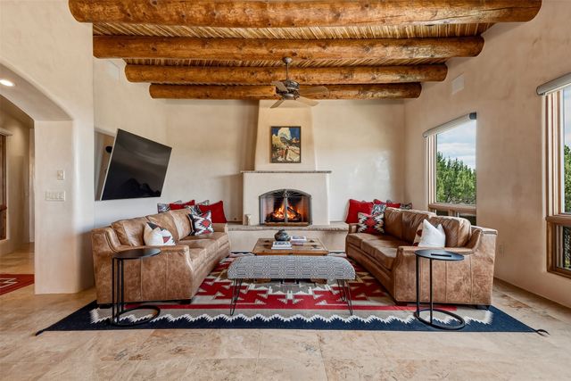 16 Cloud March, Santa Fe, NM 87506