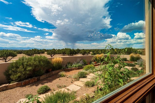 16 Cloud March, Santa Fe, NM 87506