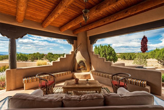 16 Cloud March, Santa Fe, NM 87506