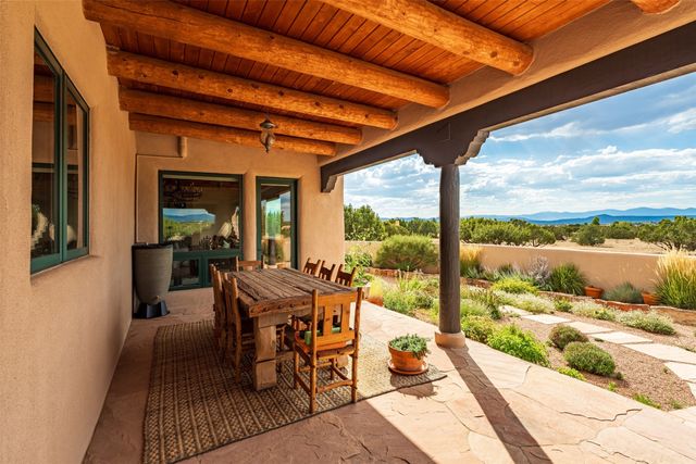16 Cloud March, Santa Fe, NM 87506