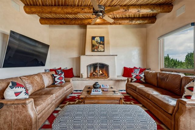 16 Cloud March, Santa Fe, NM 87506