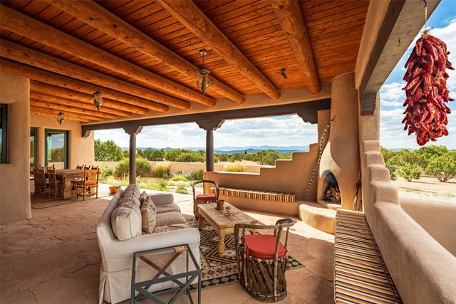 16 Cloud March, Santa Fe, NM 87506