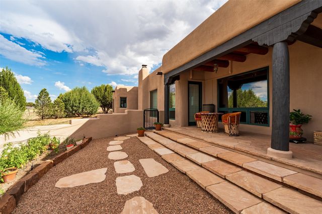 16 Cloud March, Santa Fe, NM 87506