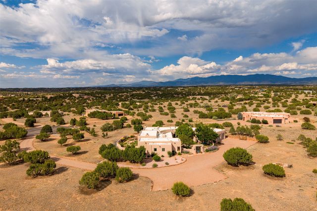 16 Cloud March, Santa Fe, NM 87506