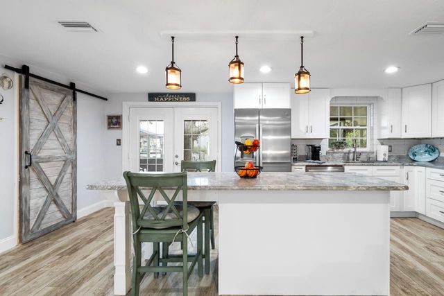 107 6TH STREET NW, Ruskin, FL 33570